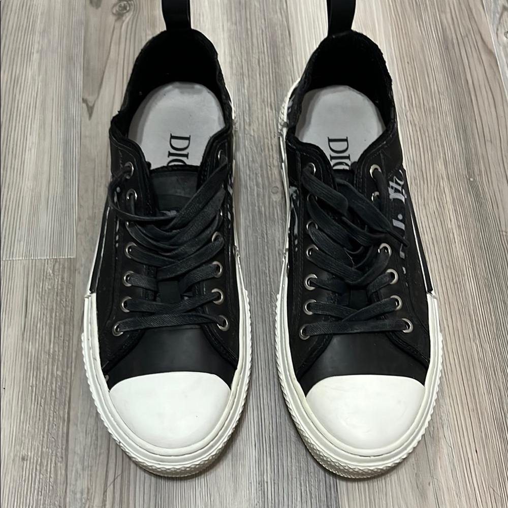 Men's Black and White Sneakers